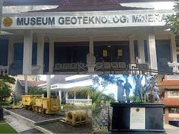 Museum Geoteknologi Mineral