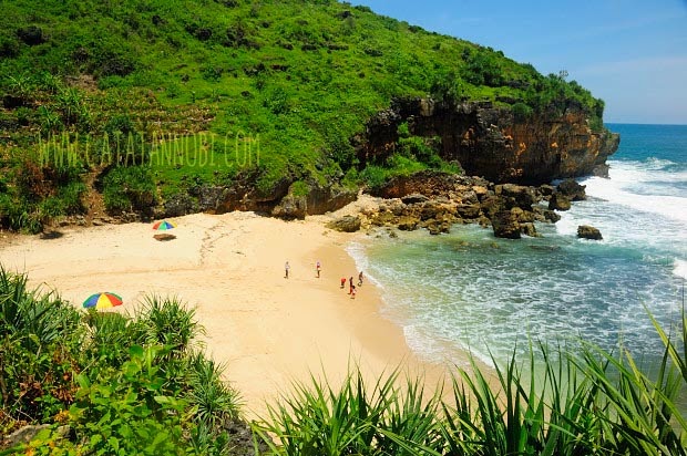 Pantai Ngedan