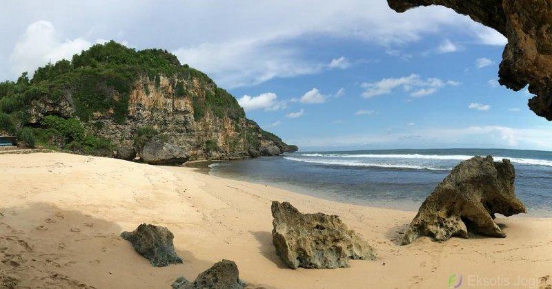 Pantai Ngrumput