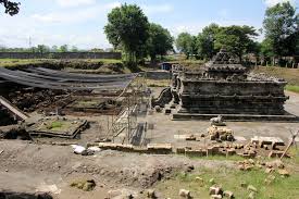 Candi Ambyar