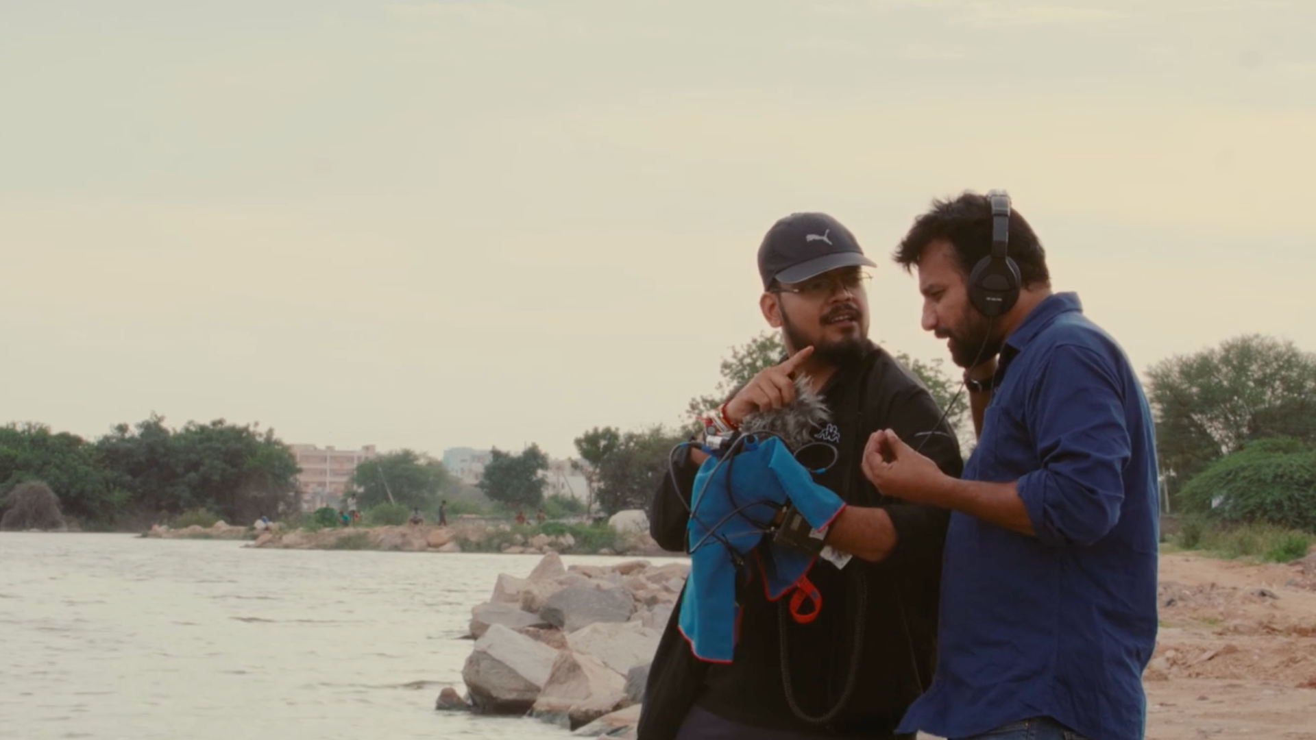 Feroz talking to sync sound recordist