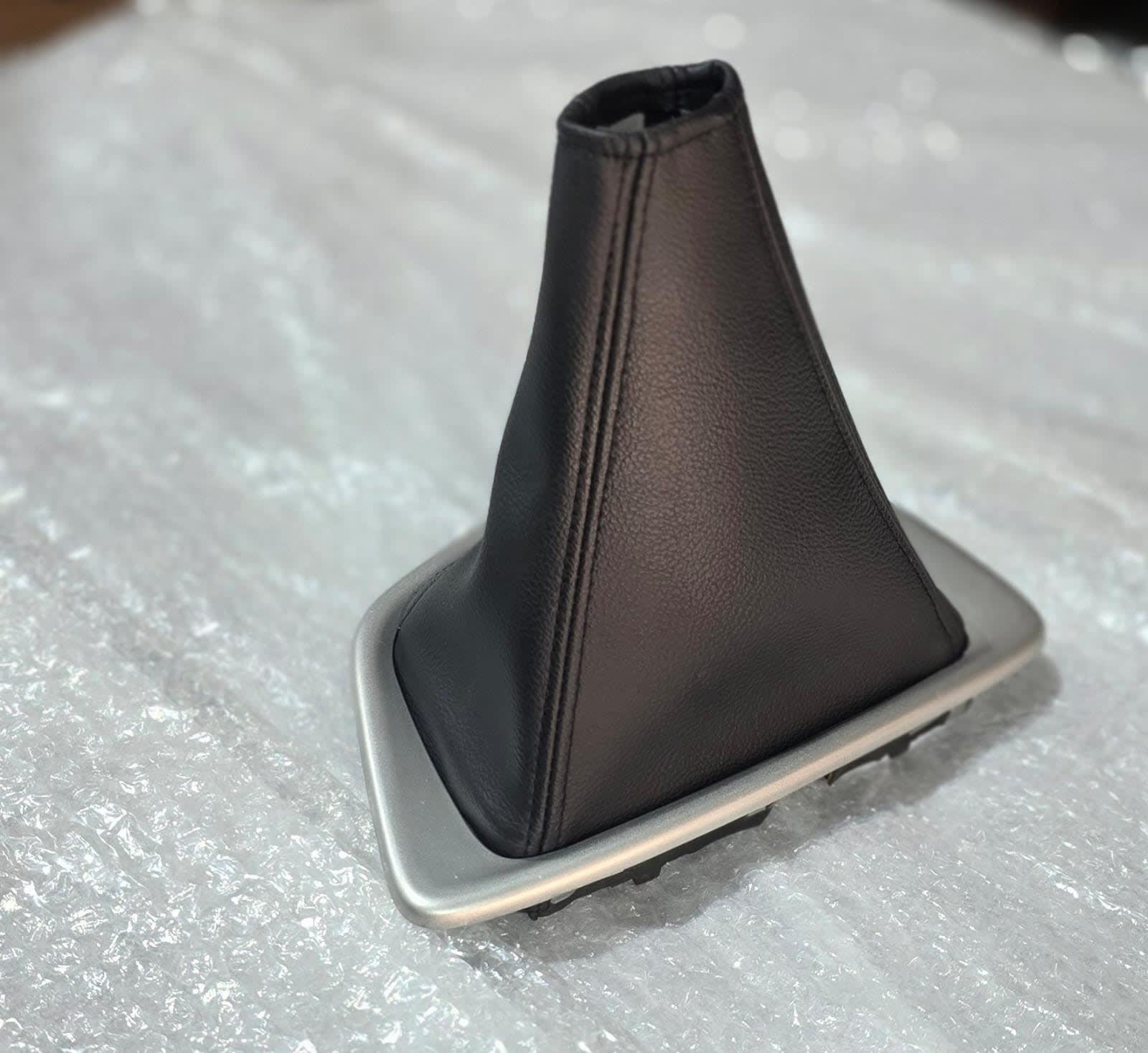Gear Lever Ring & Boot (corolla 2015-26)