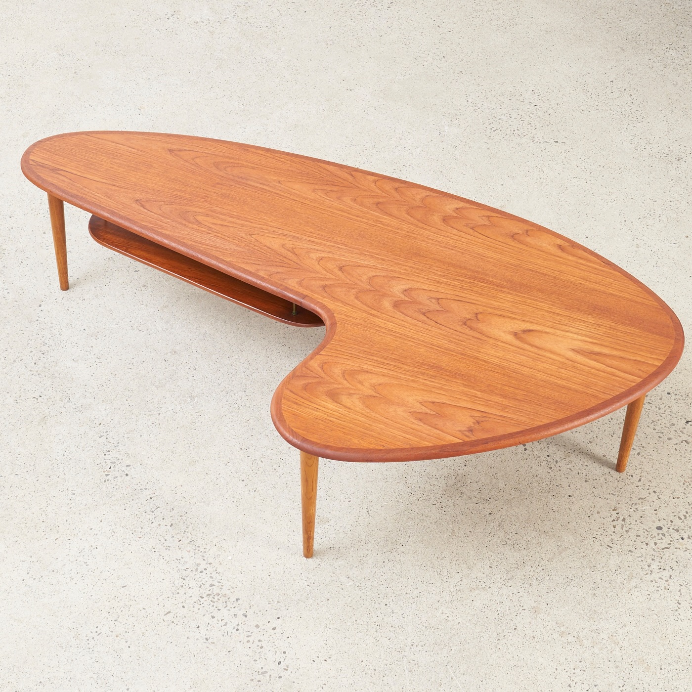 Teak & Oak Kidney Shaped Coffee Table – just hit the floor! 🫘