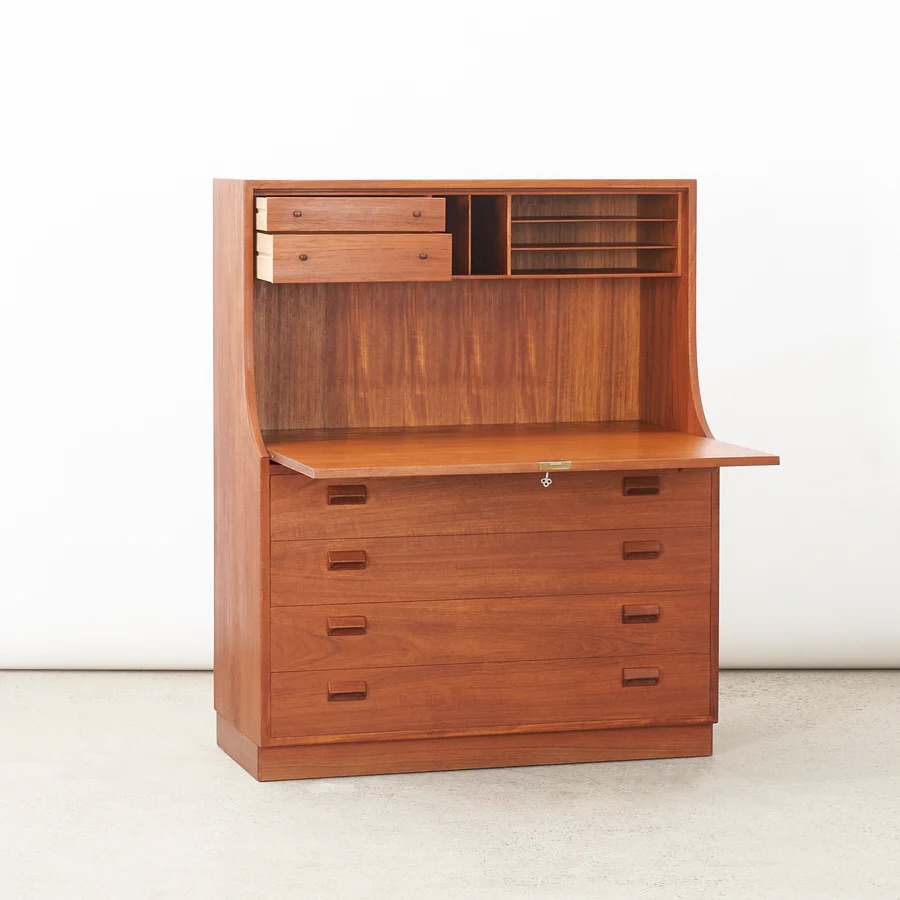 Teak Secretary Desk by by Børge Mogensen for Søborg Møbelfabrik – just hit the floor!
