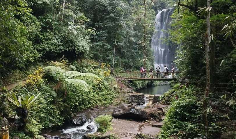 Labuhan Kebo waterfalls.jpg