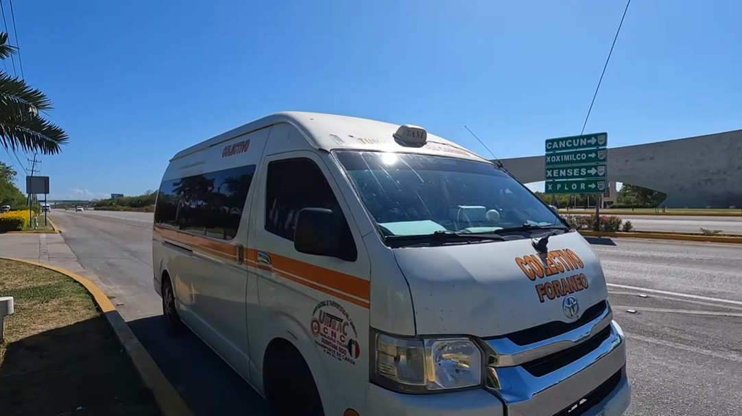 Colectivo bus.jpg