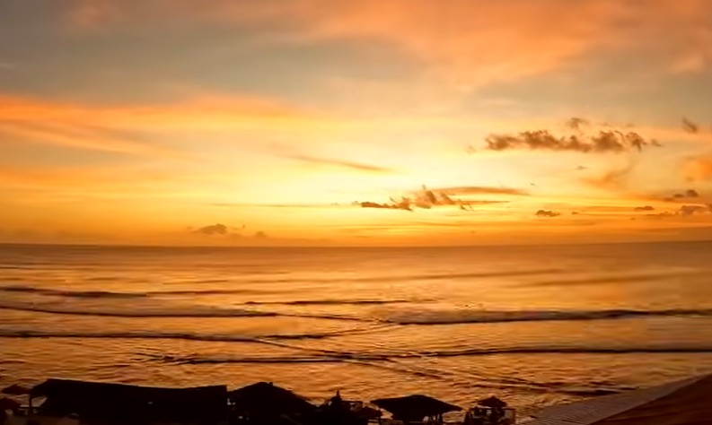 Uluwatu sunset.jpg