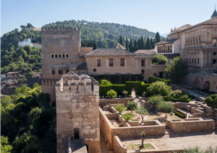 Alhambra et ses jardins vue de haut, Grenade