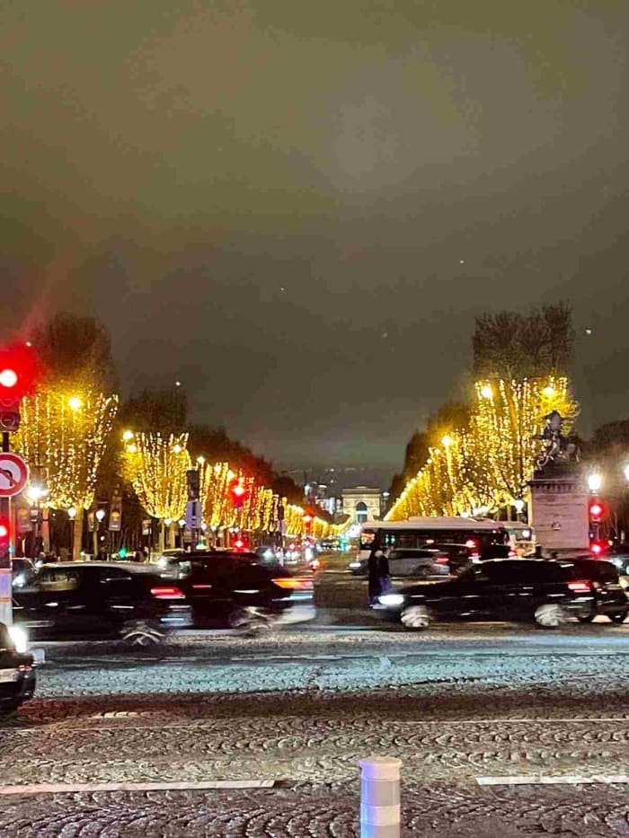Champs-Elysées.jpeg