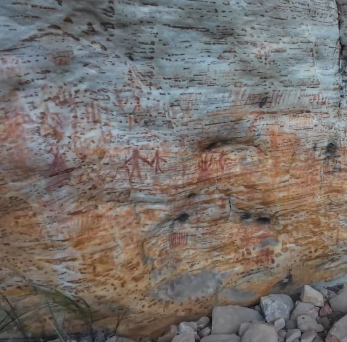 Rock art in Grampians National Park.jpg