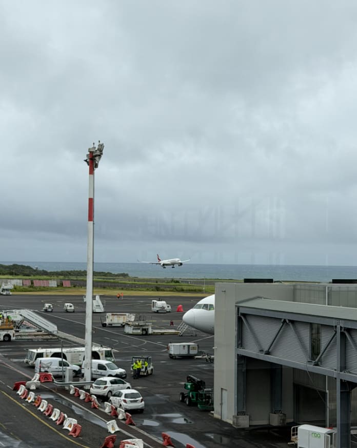 Aeroport Saint Denis la réunion.png