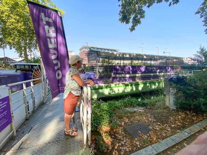 barcaza-casa-de-la-violeta.jpg