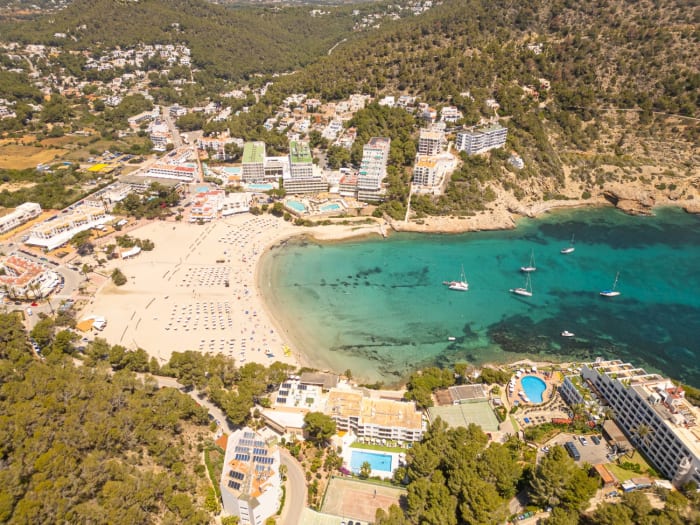 Cala llonga.jpg