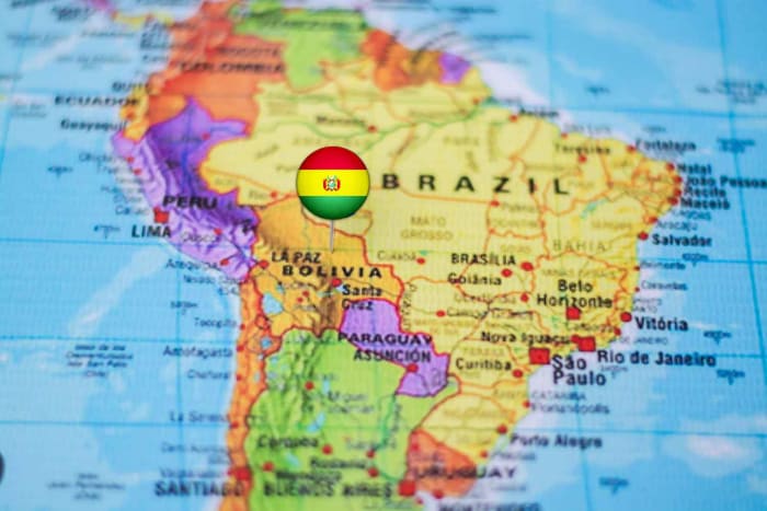 traveling-alone-in-bolivia-country-and-flag.jpg