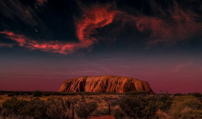 Uluru.jpg