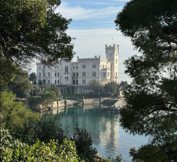 Castello di Miramare.jpg