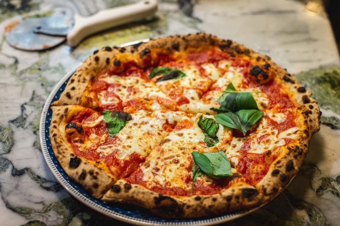 pizza margherita.jpg