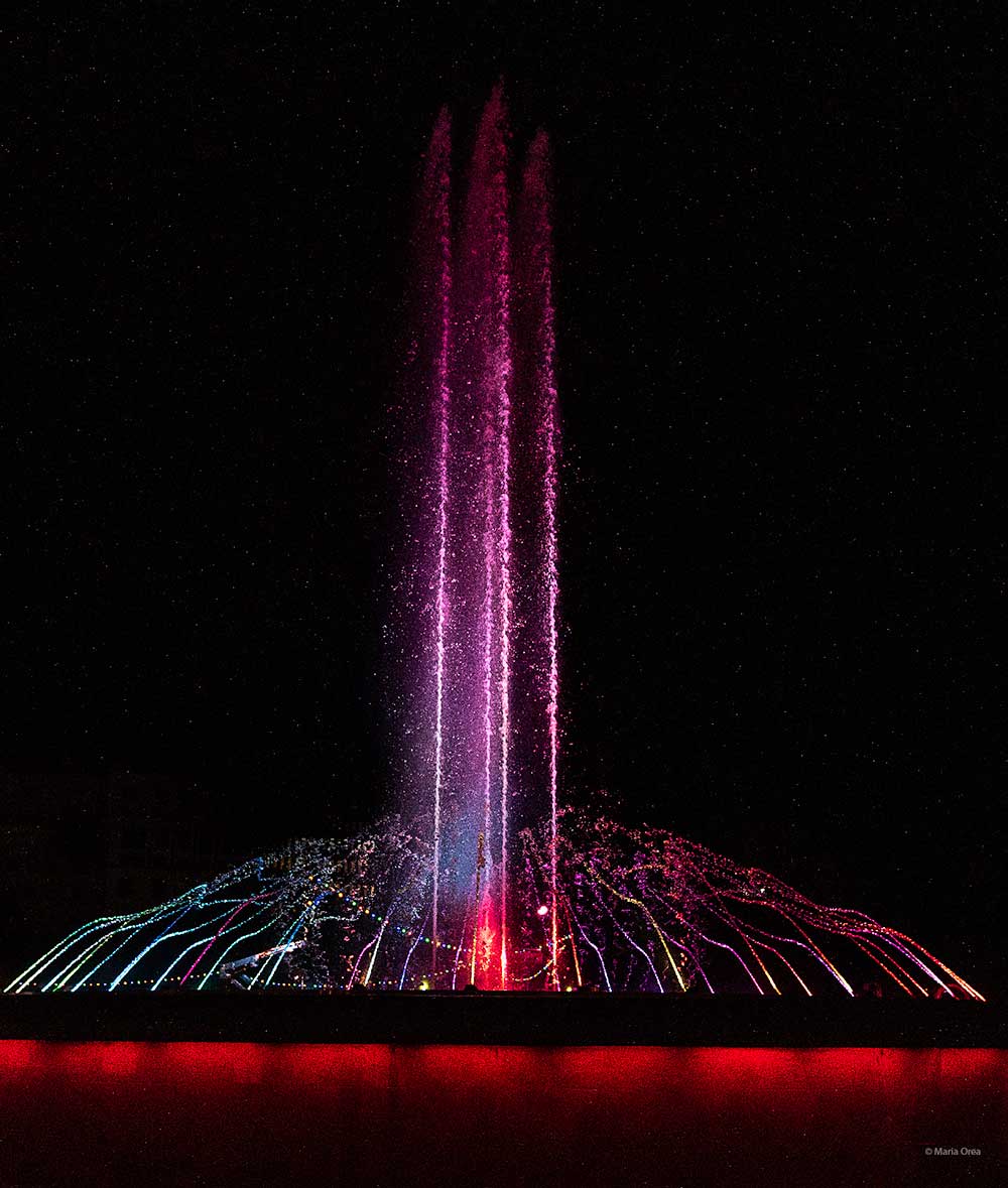fontana-magica-getto-acqua-illumina.jpg