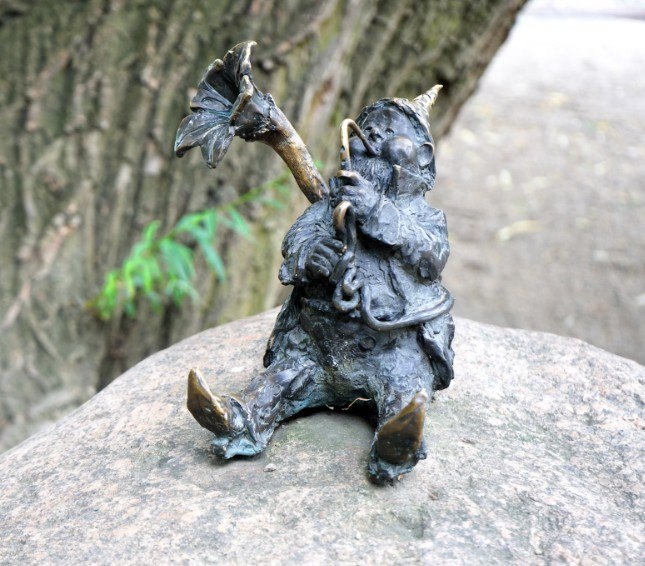 Nani di bronzo Wrocław.jpg