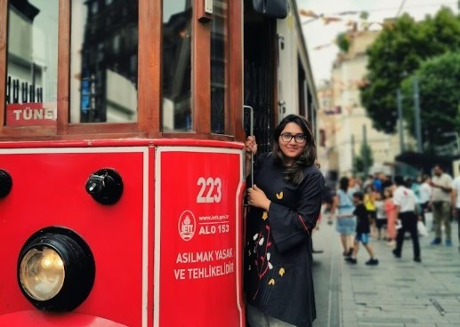 Turkish woman.jpg