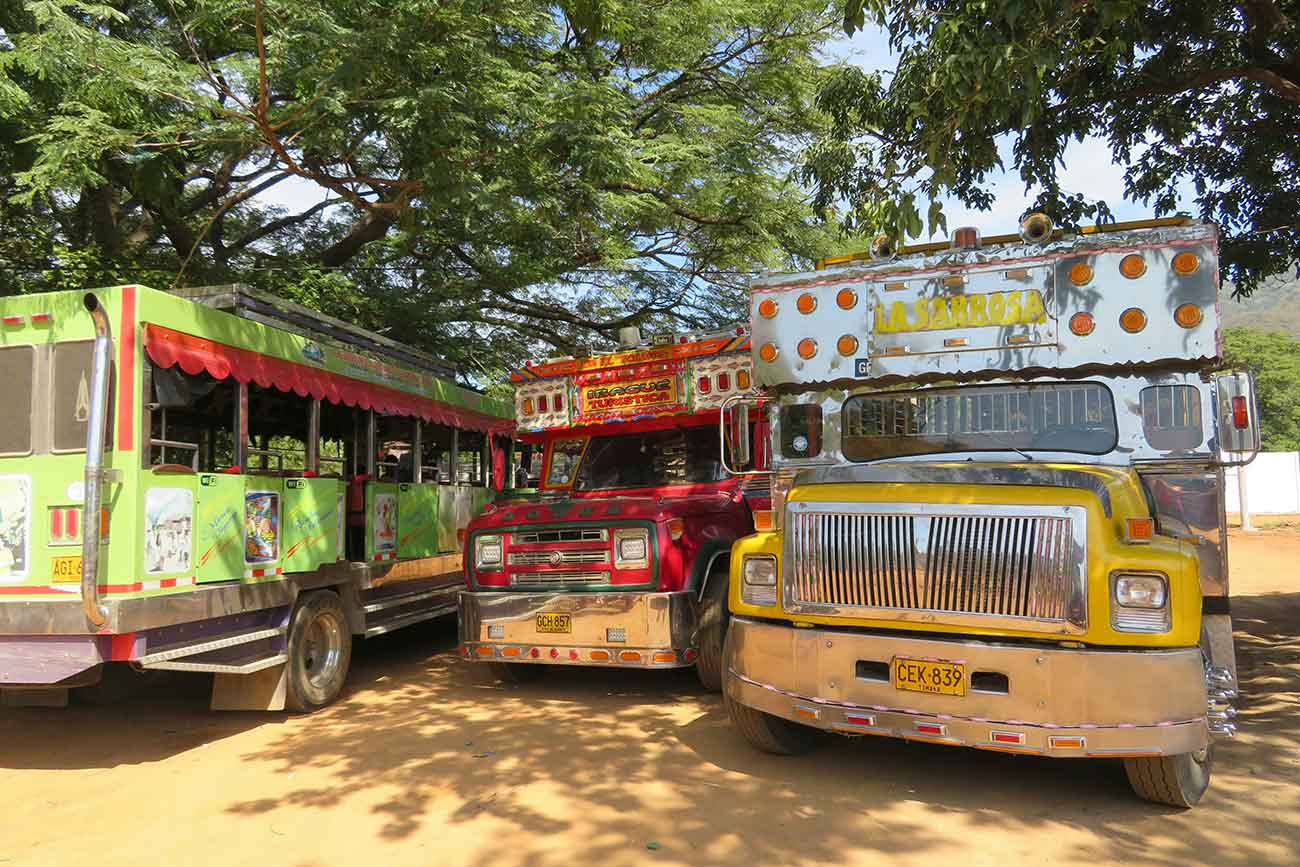 amerique-sud-autobus-locaux-colores.jpg