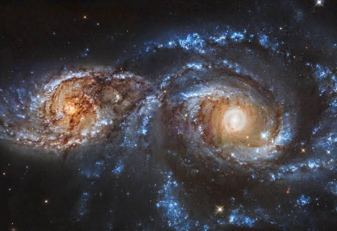 Dos Galaxias Espirales en Colisión