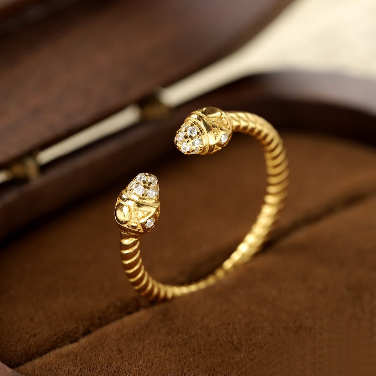 Everything You Need to Know About Ring Resizing — Vintage Jewelry Magazine by QC jewelry
