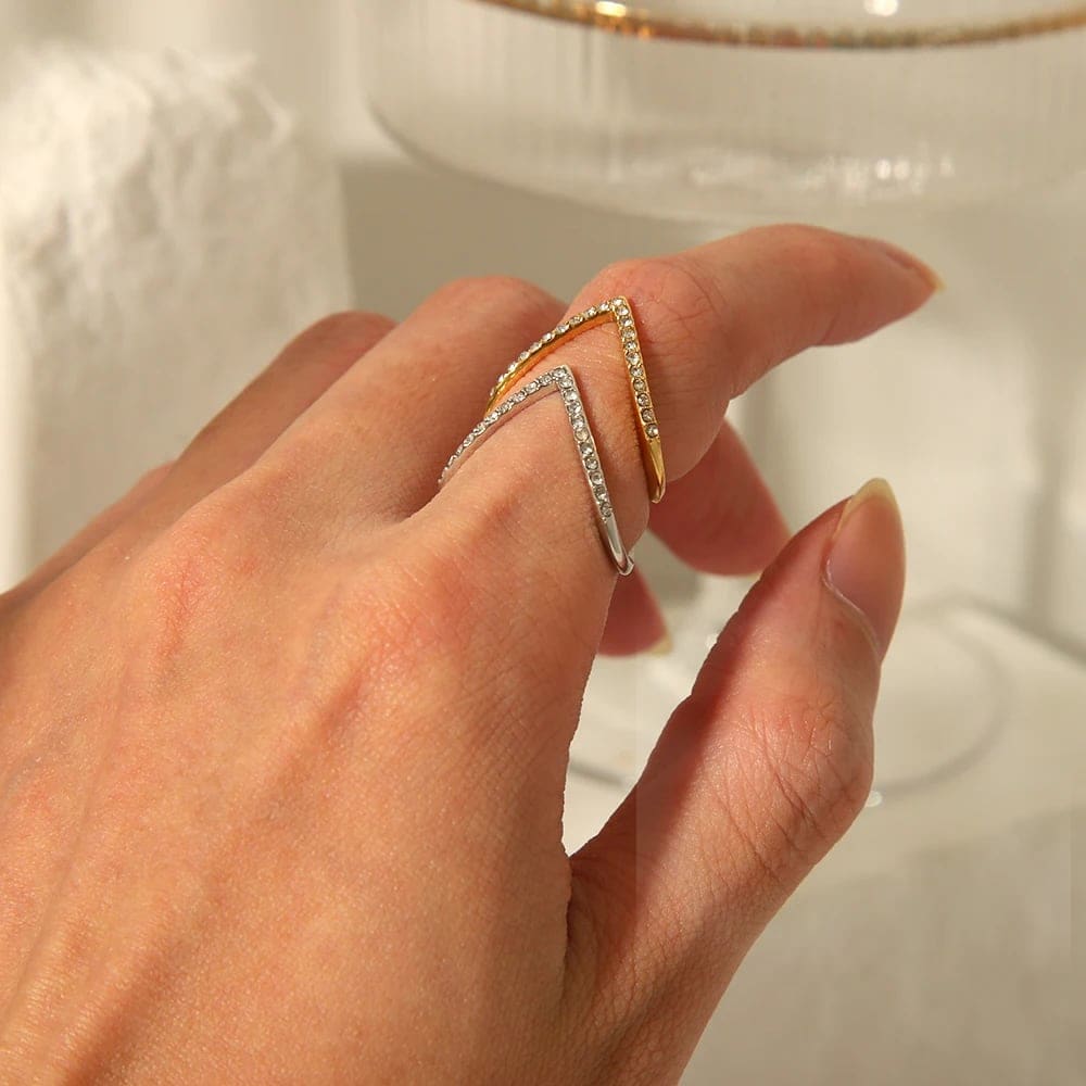 Dainty 18K Gold Plated Stainless Steel Exaggerated Size 5A Natural Zircon Paved Tarnish Free Finger Rings for Couples Wedding