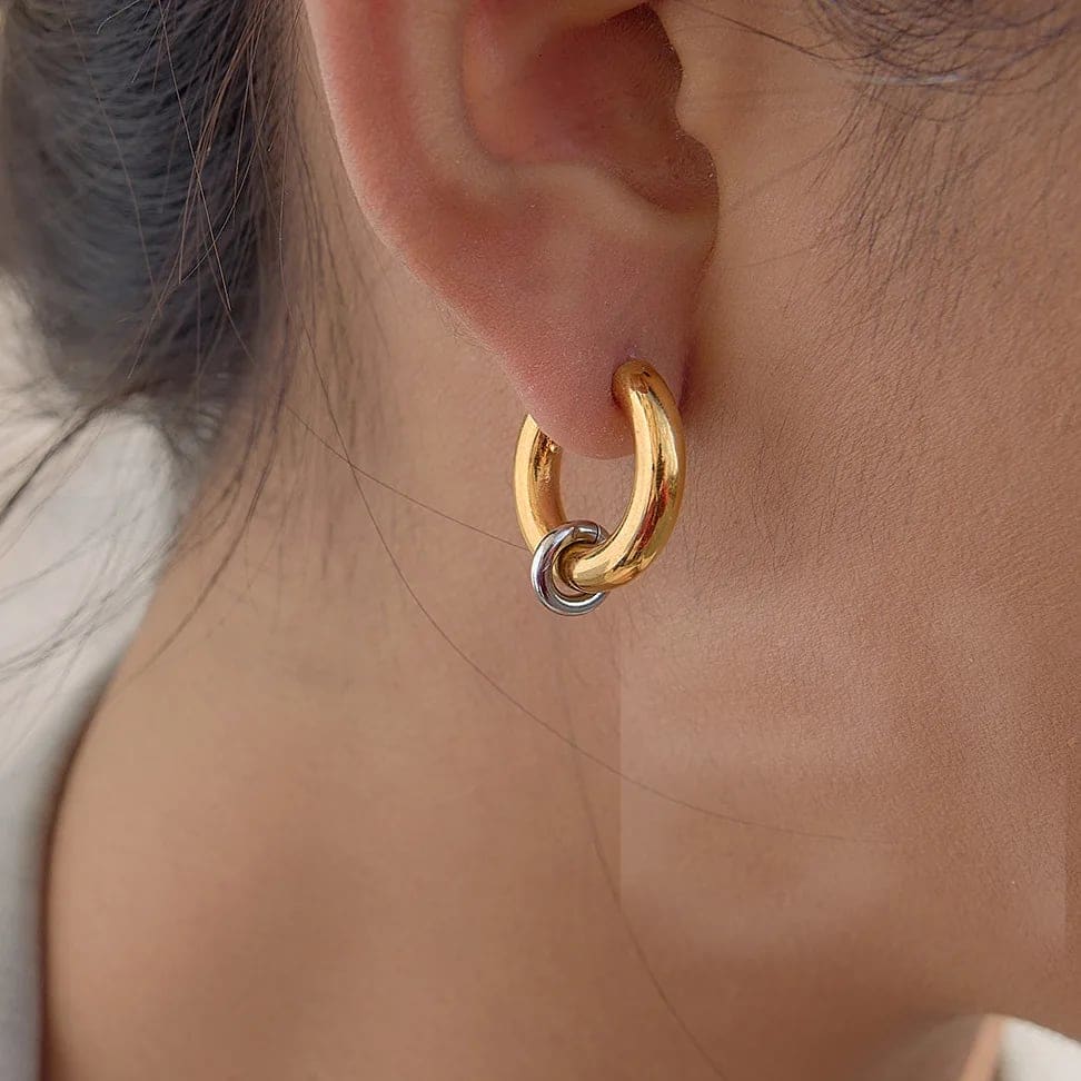 Modern Wear Zweifarbige Gold- und Silber-Creolen, minimalistische geometrische C-förmige Ohrringe, anlaufgeschützter Metallschmuck für Frauen - Gold-NB1535 - Damen Hoop