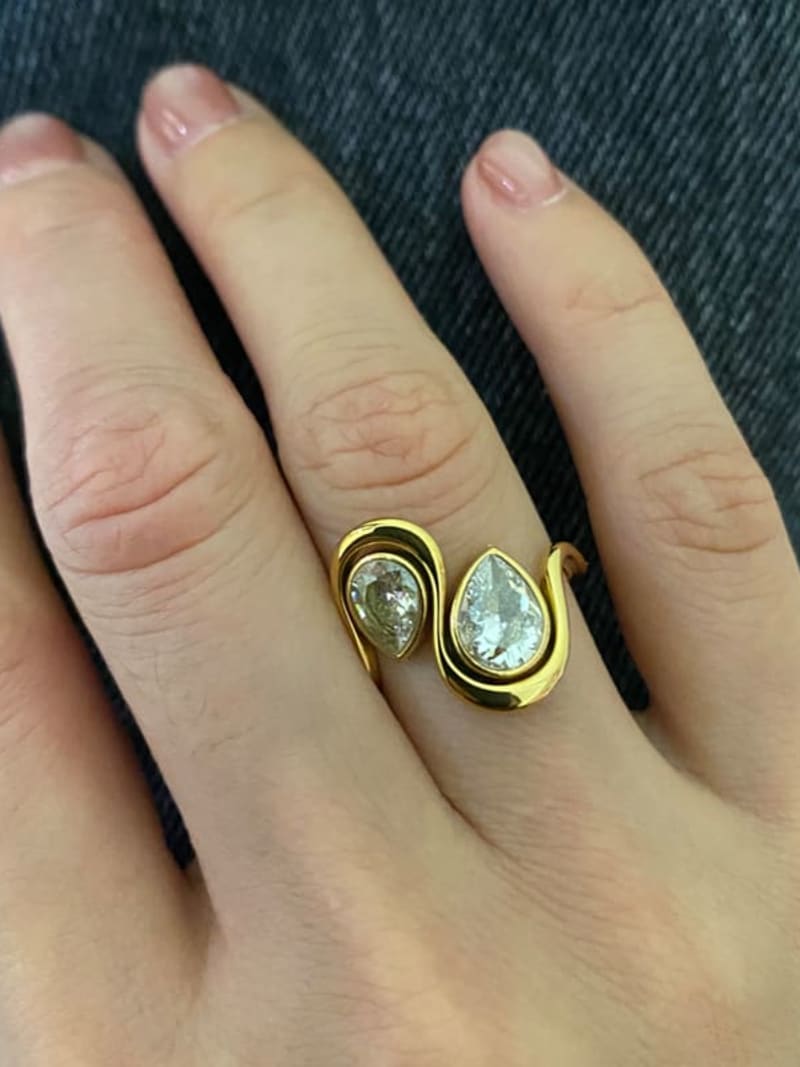2026 QC Joyería Lágrima Anillo de Diamantes Joyería de Moda de Acero Inoxidable Venta al por mayor 18 K Chapado en Oro Joyería Impermeable para Mujeres Bague
