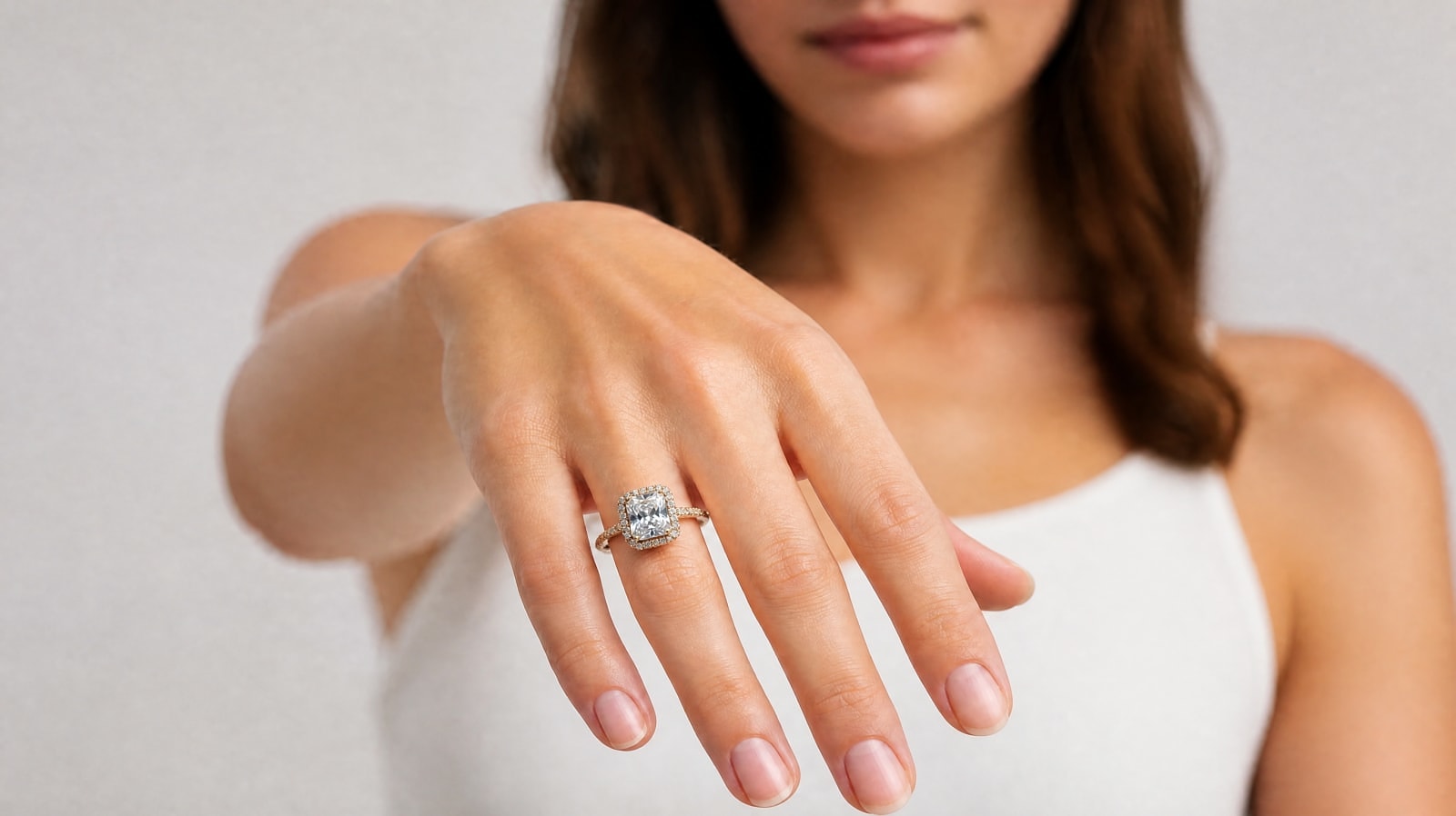 The Charm of 925 Silver Jewellery: Why Silver is in Every Collection
