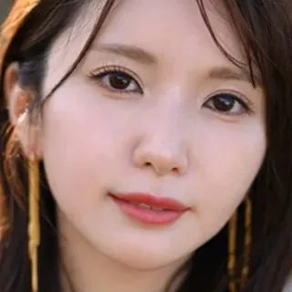 新妻ゆうか
