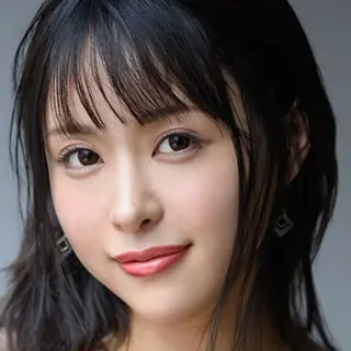 白川まゆ
