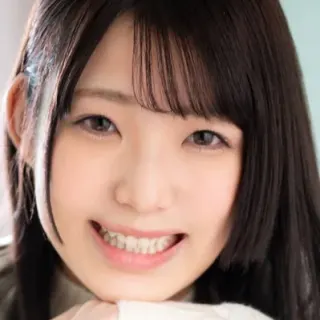 秋山ももか