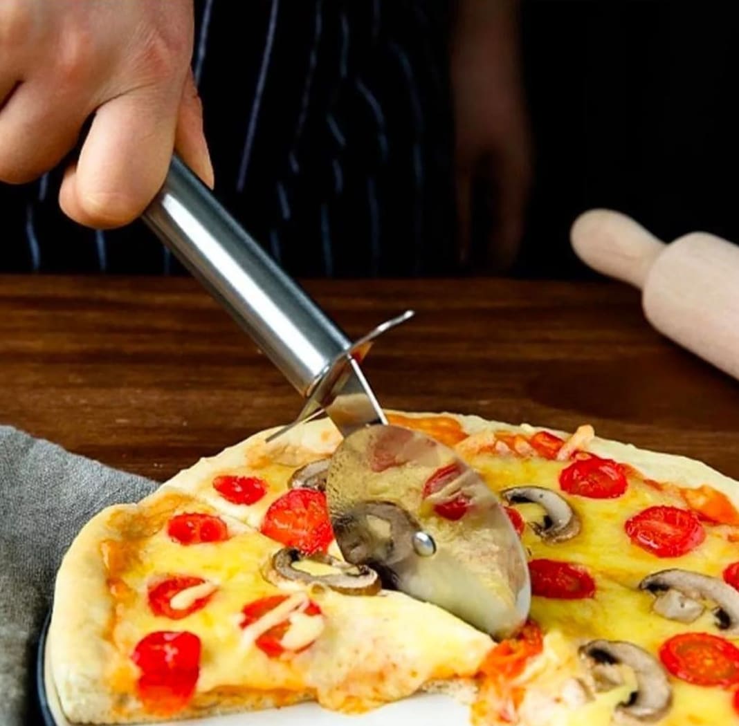 Premium Stainless Steel Pizza Cutter – Sharp Blade, Ergonomic Handle, Safe & Durable Kitchen Tool