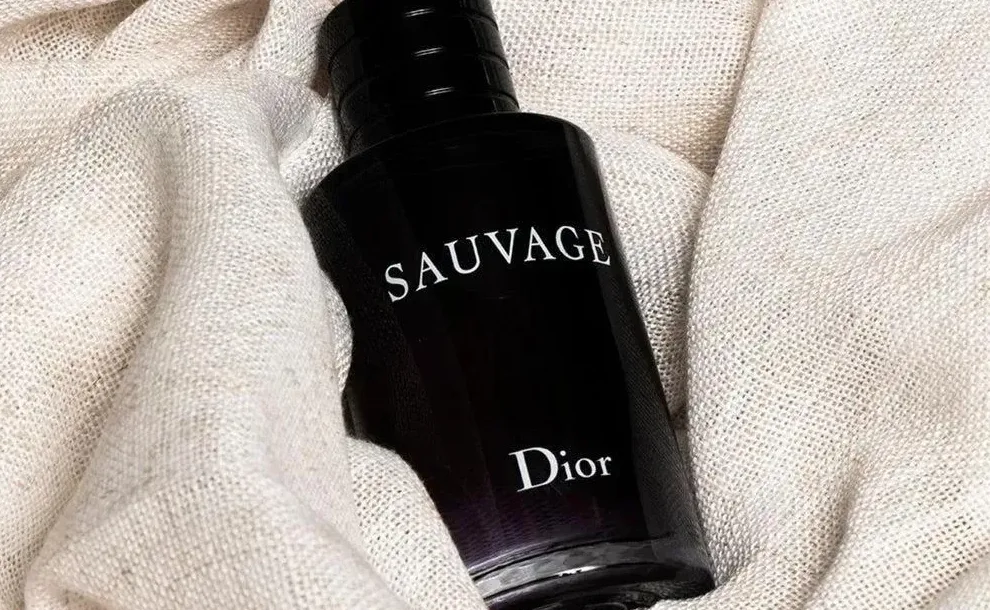 Premium Men’s Blue Perfume | Long-Lasting Fresh Fragrance for Pakistan’s Climate