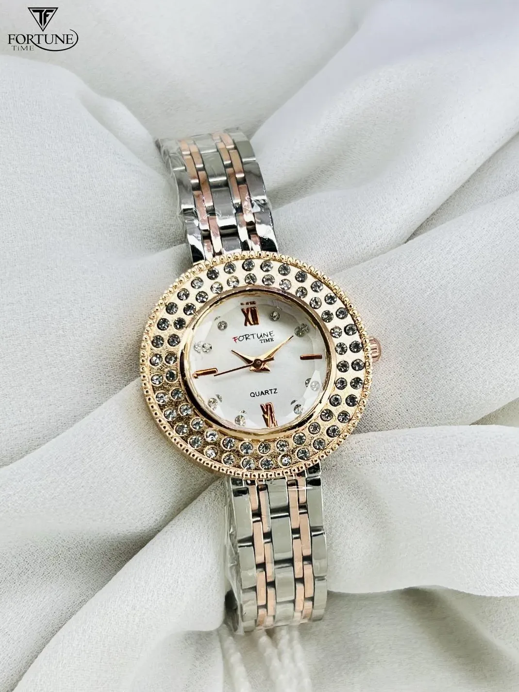 Women’s Elegant Bracelet Strap Watch – Premium Stainless Steel Chain Wrist Watch for Ladies (Round Dial)