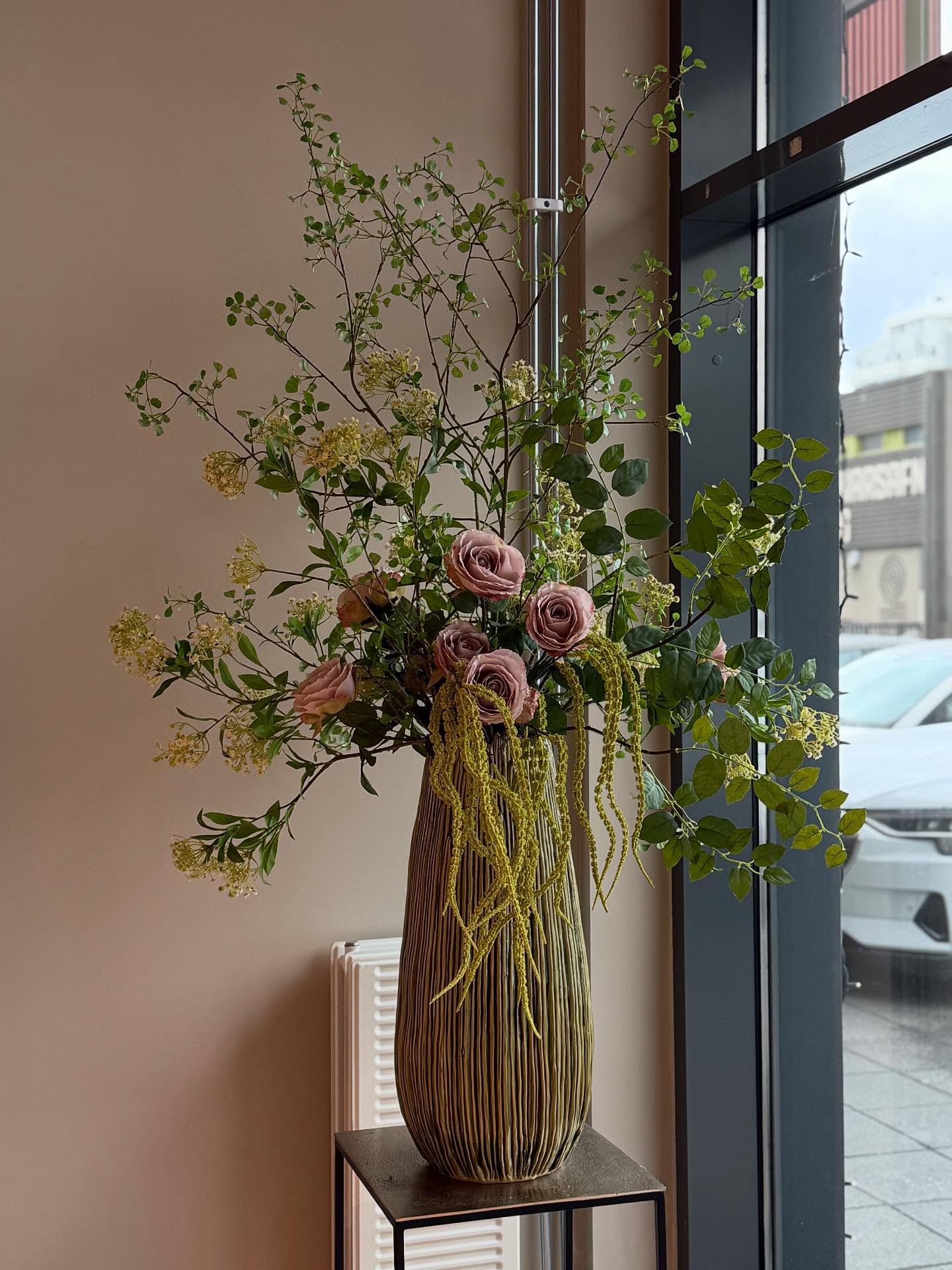 Falleg silkiblómaskreyting frá Studio Bloom