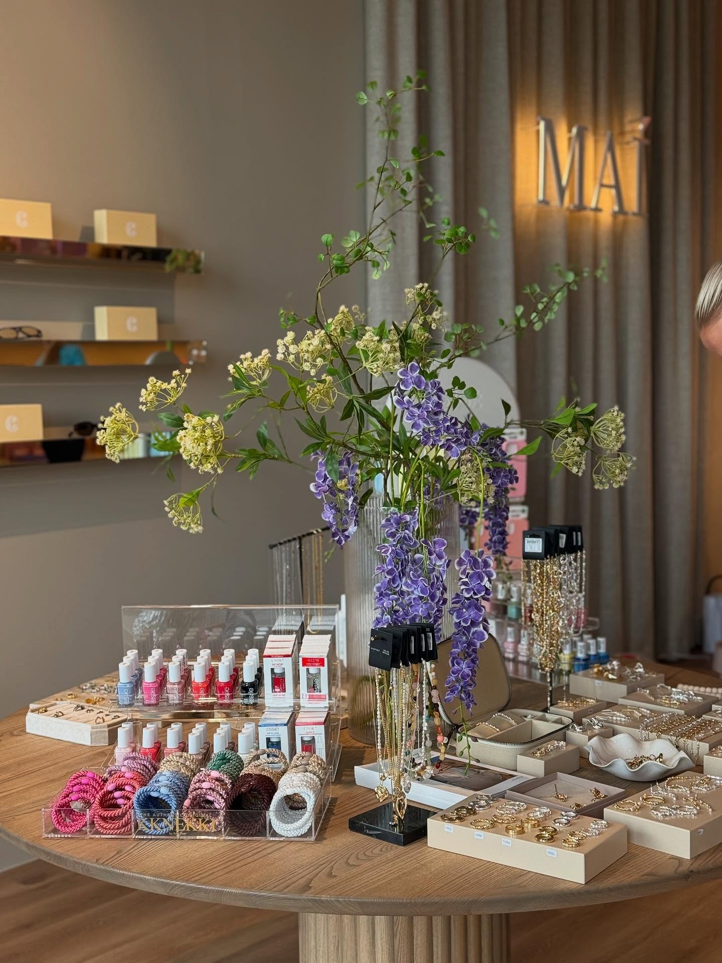 Falleg silkiblómaskreyting frá Studio Bloom