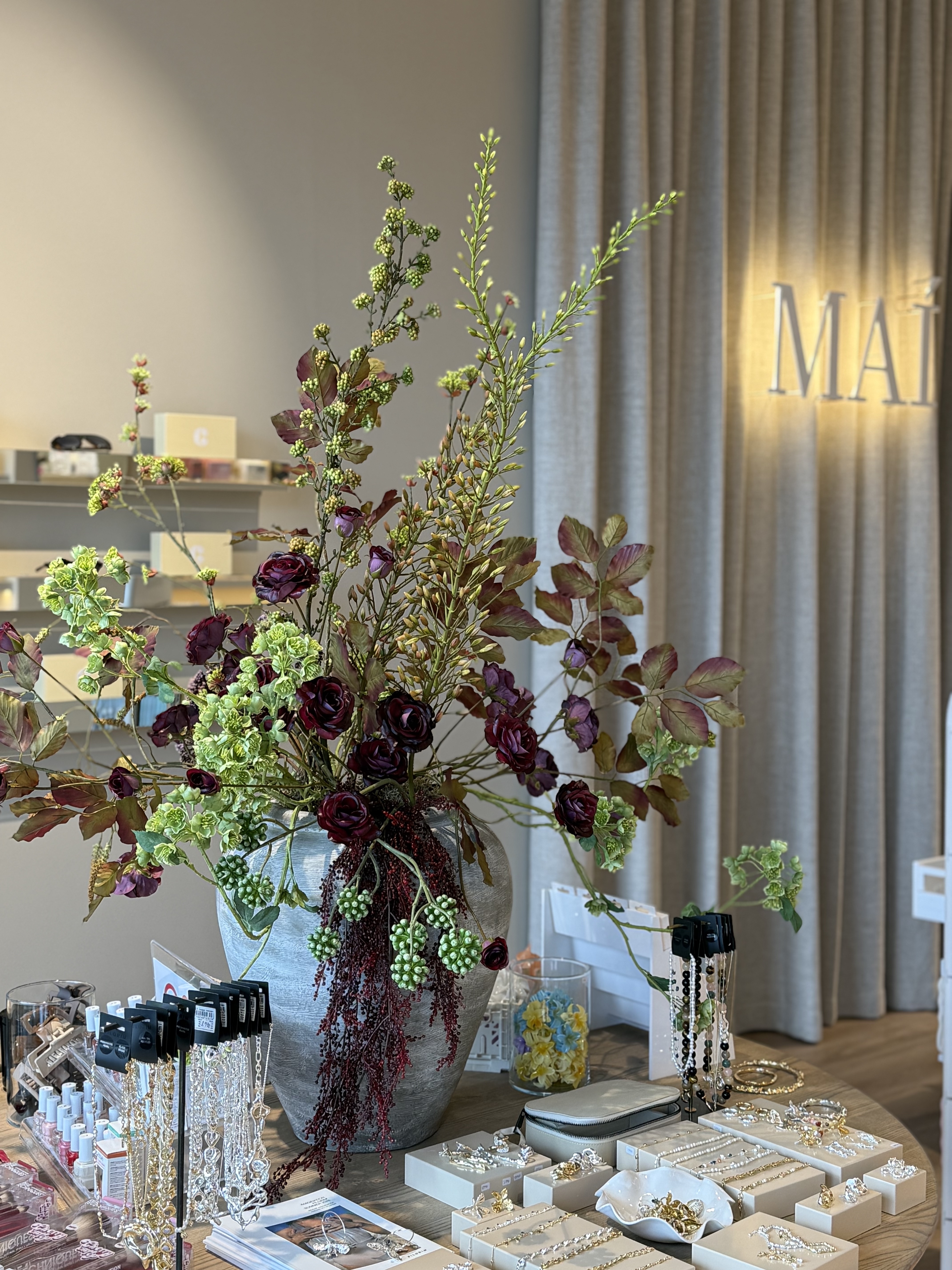 Falleg silkiblómaskreyting frá Studio Bloom