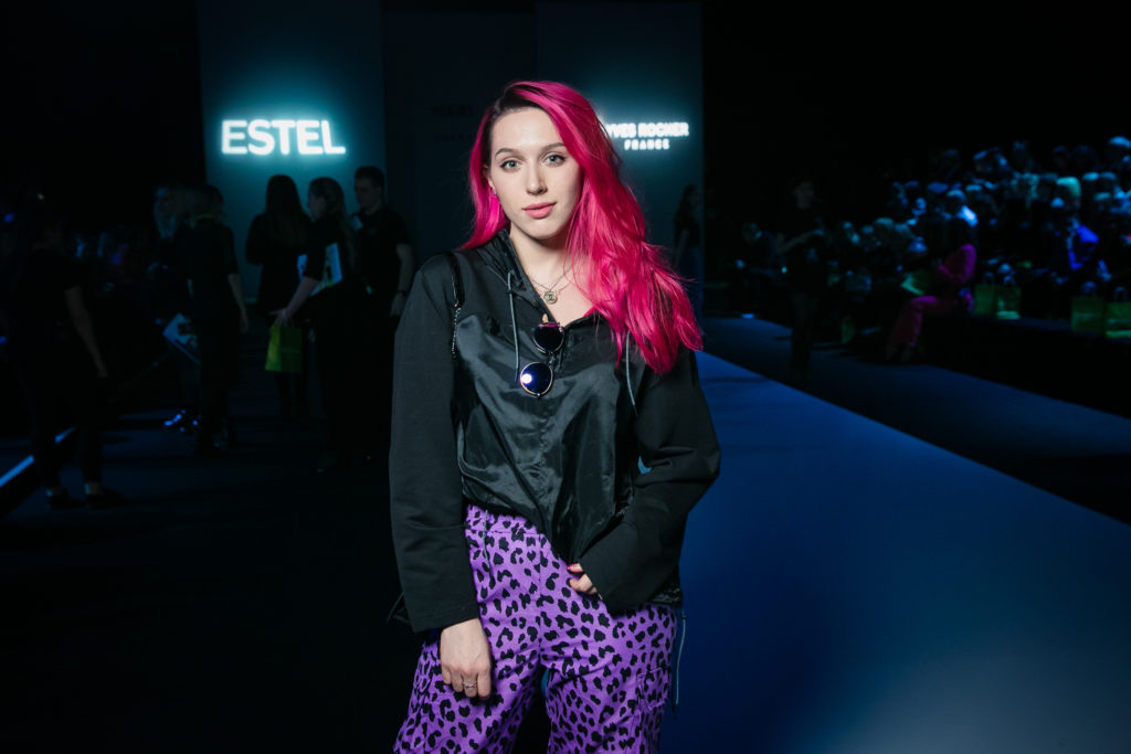 Катя Клэп, Айза Анохина и Мария Погребняк на показе Volky