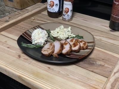 What Is Memphis BBQ Sauce? The Tomato-and-Vinegar Classic