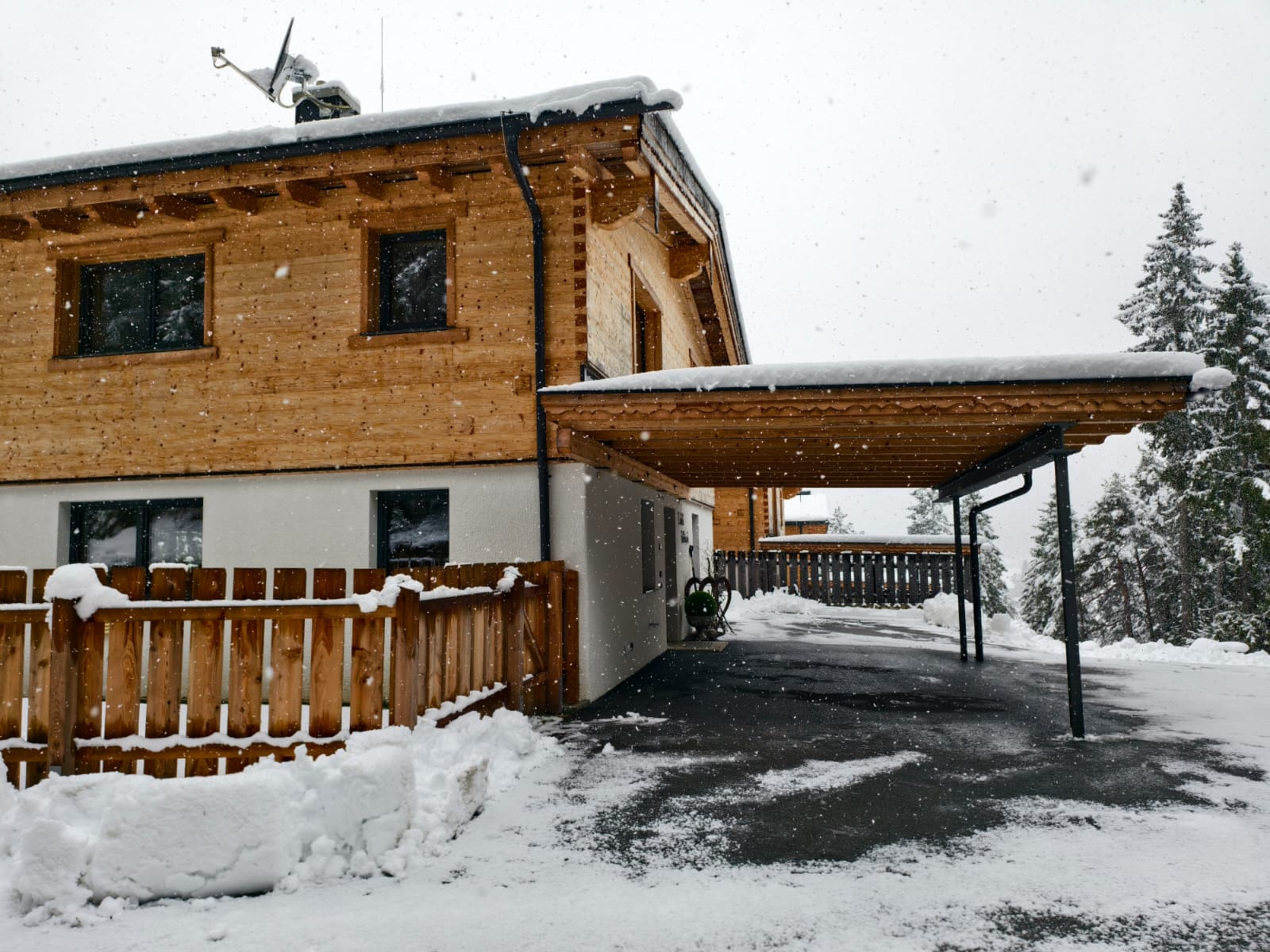 Parken direkt am Chalet - kurze Wege beim Ausladen