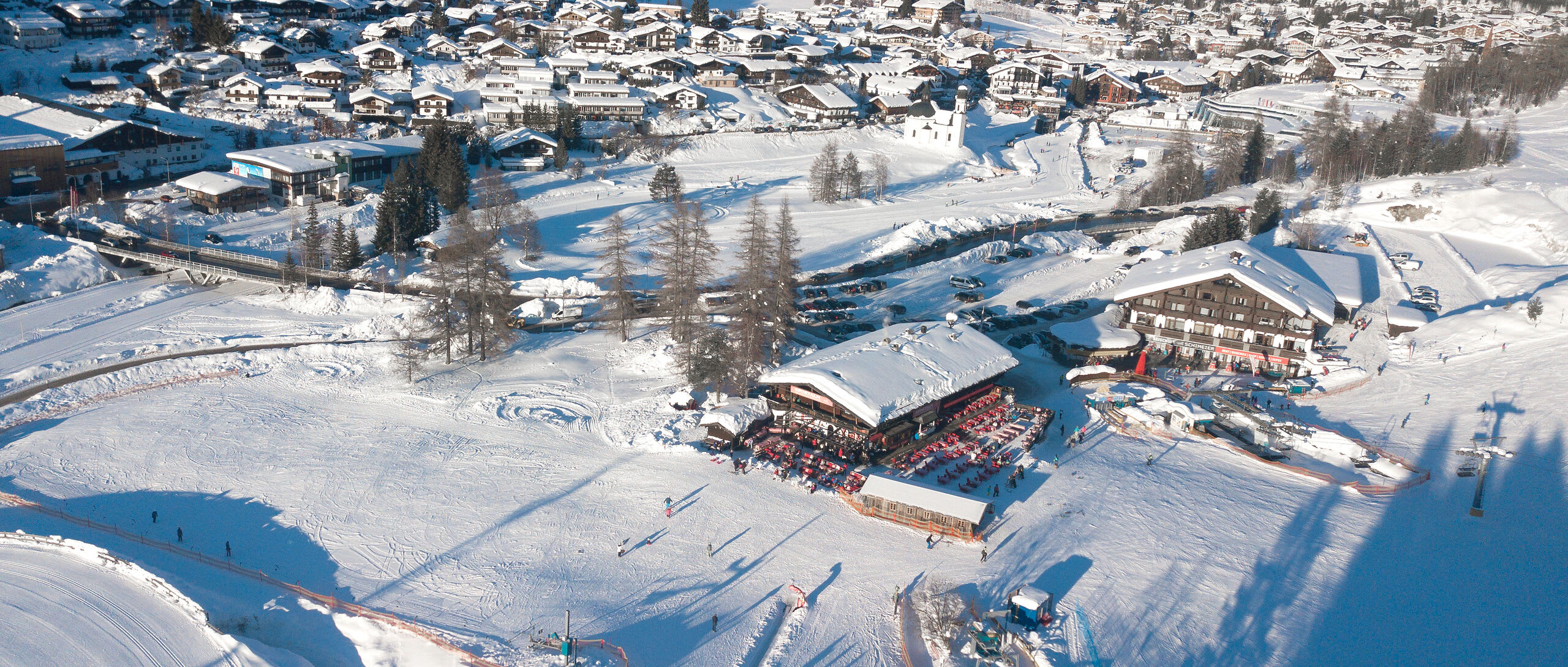 Sportalm Seefeld – εναέρια λήψη με ηλιακή βεράντα, τελεφερίκ Gschwandtkopf και βουνίσιο πανόραμα