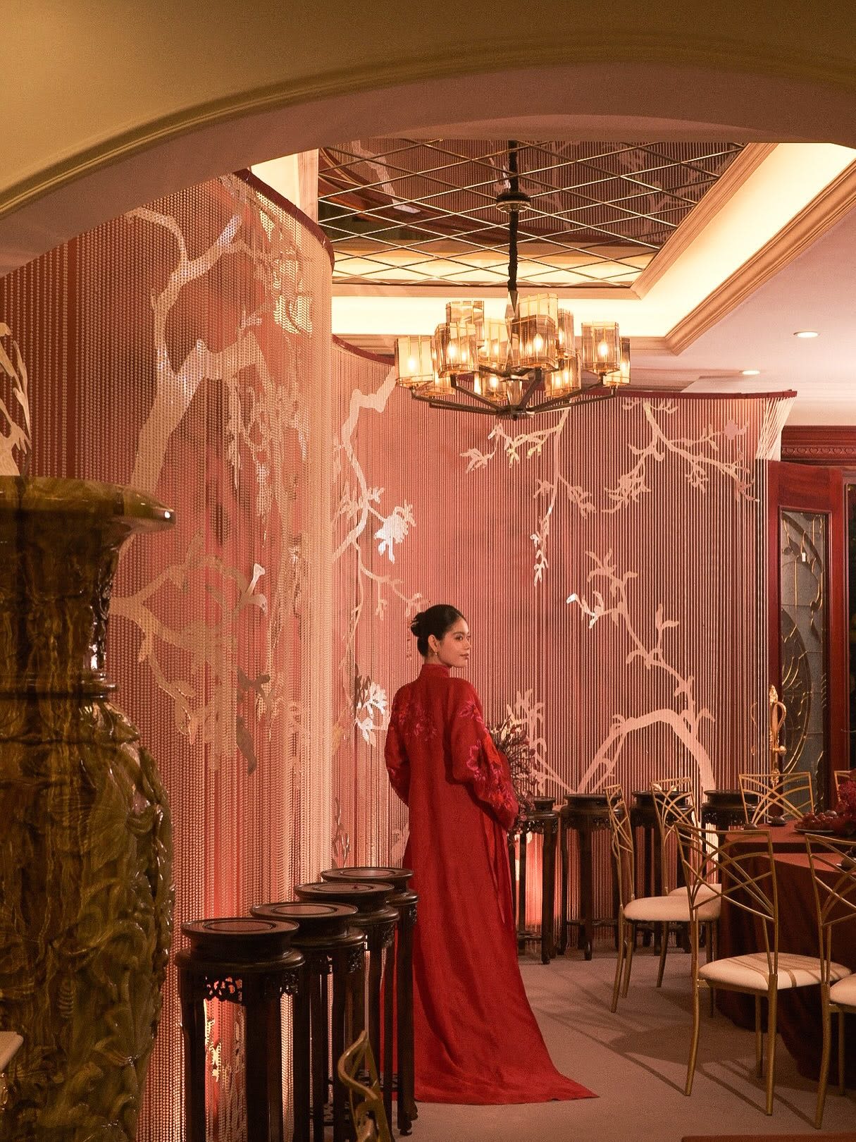 Nét cọ mềm mại vẽ nên giấc mơ hoang dại của mùa hè.
