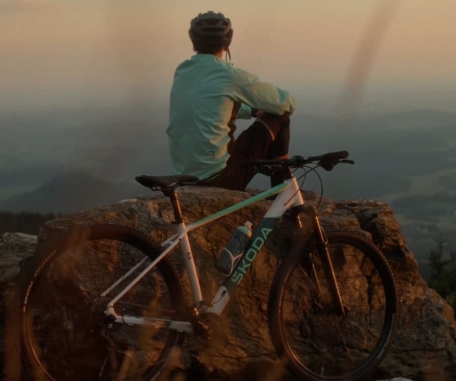 Masina te duce pana acolo. Bicicleta te duce mai departe.