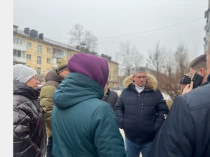 В ходе рабочей поездки Глава города встретился с жителями многоквартирных домов