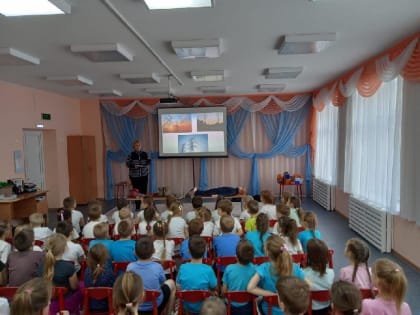В 2022 сотрудники Смоленскэнерго посетили больше 80 школ с мероприятиями по электробезопасности