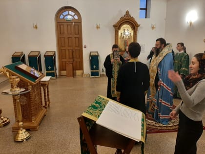 Архипастырь совершил акафист преподобному Сергию Радонежскому в Соловьиной роще
