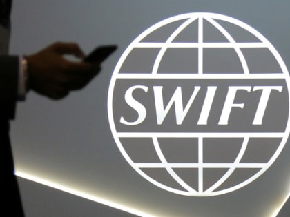 Сбербанк, Россельхозбанк и Московский кредитный банк отключают от SWIFT